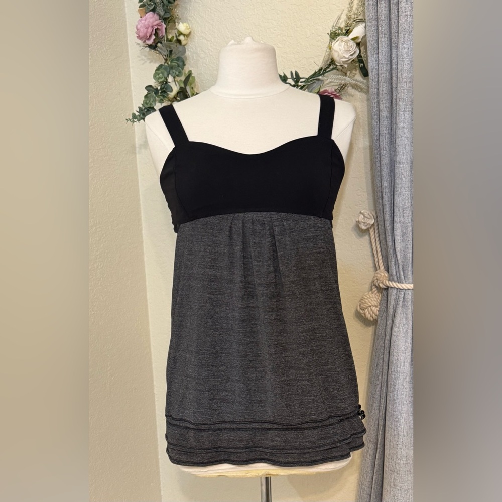 NEW Lululemon Athletica Run Back On Track Tank Top Gray & Black Women’s Size 8